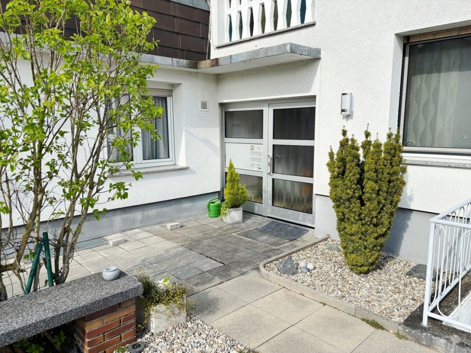 Hauseingang Mehrfamilienhaus Riedstadt-Crumstadt