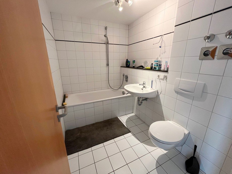 modernes Bad Etagenwohnung Darmstadt-Eberstadt